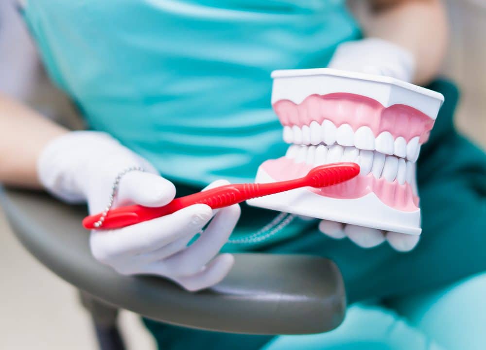proper-brushing-to-prevent-bleeding-gums